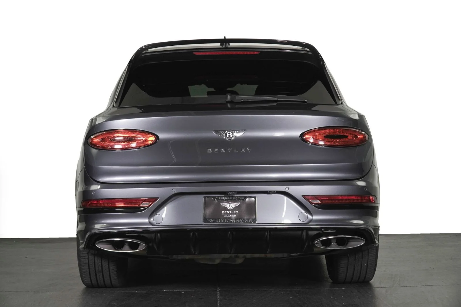 Used 2022  Bentley  image 11