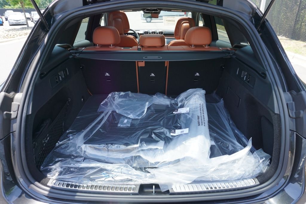 New 2026 Graphite Grey Metallic Mercedes-Benz GLC 300 image 19