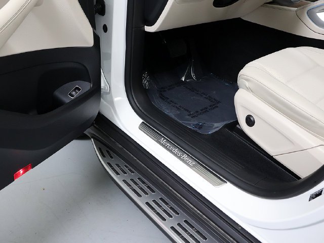 Certified Used 2026 Polar White Mercedes-Benz GLE 350 image 29