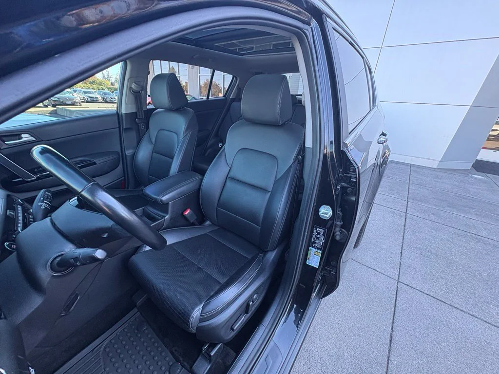 Used 2022 Red Kia EX image 13