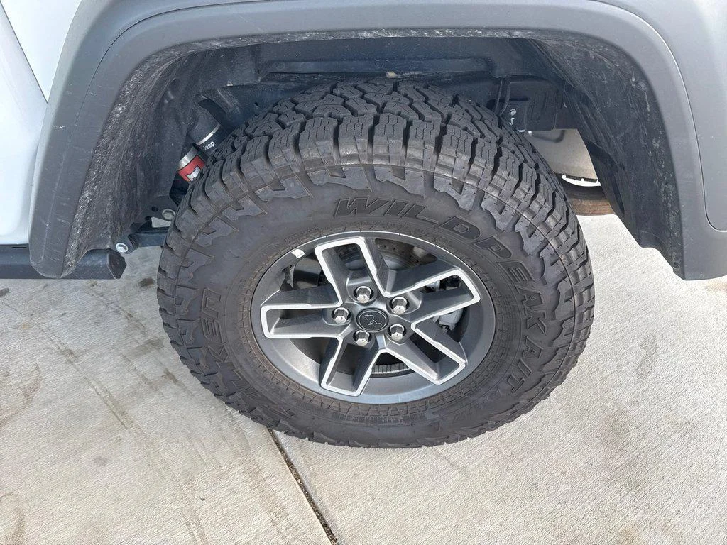 Used 2026 Bright White Clearcoat Jeep Mojave 4x4 image 11