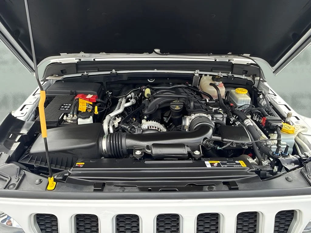 Used 2022 White Jeep Unlimited Sahara image 27