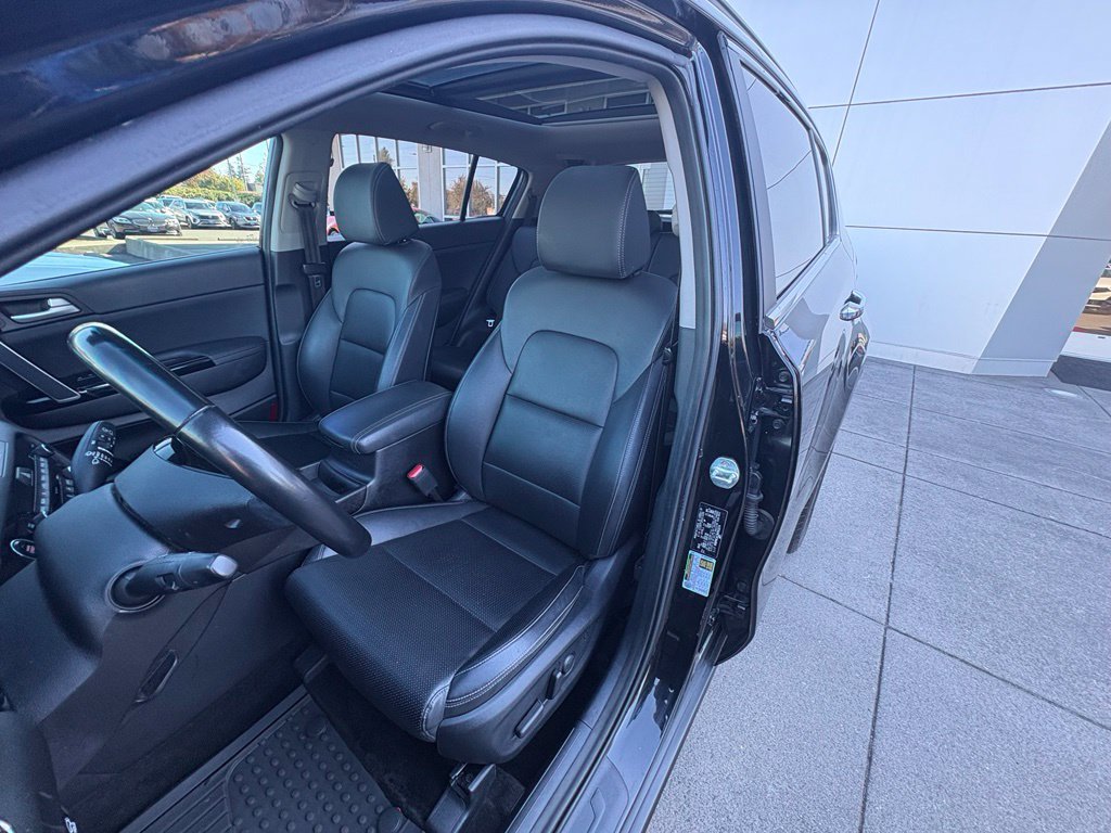 Used 2022 Red Kia EX image 13