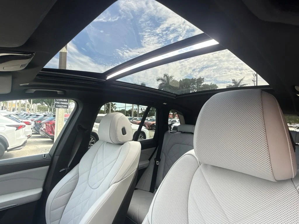Used 2024 Gray BMW sDrive40i image 22