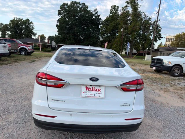 Used 2019 Oxford White Ford SE image 11