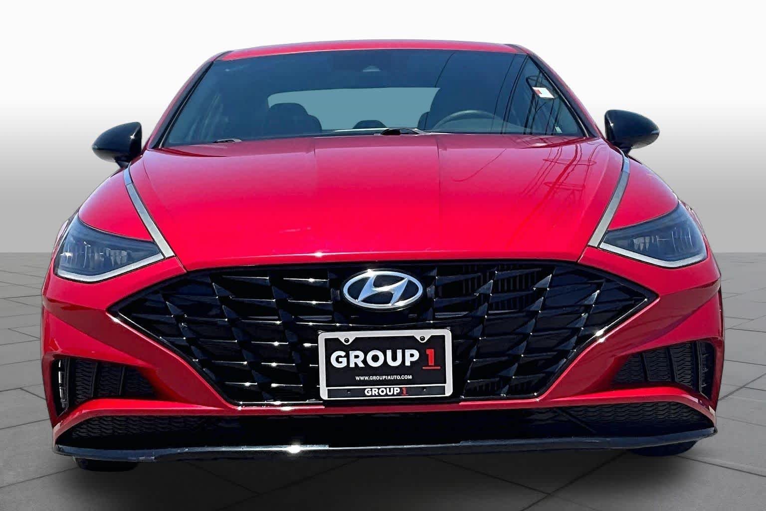 Used 2021 Calypso Red Hyundai SEL Plus image 4