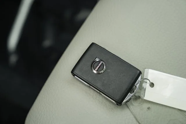 Used 2020 Green Volvo T5 Momentum image 42