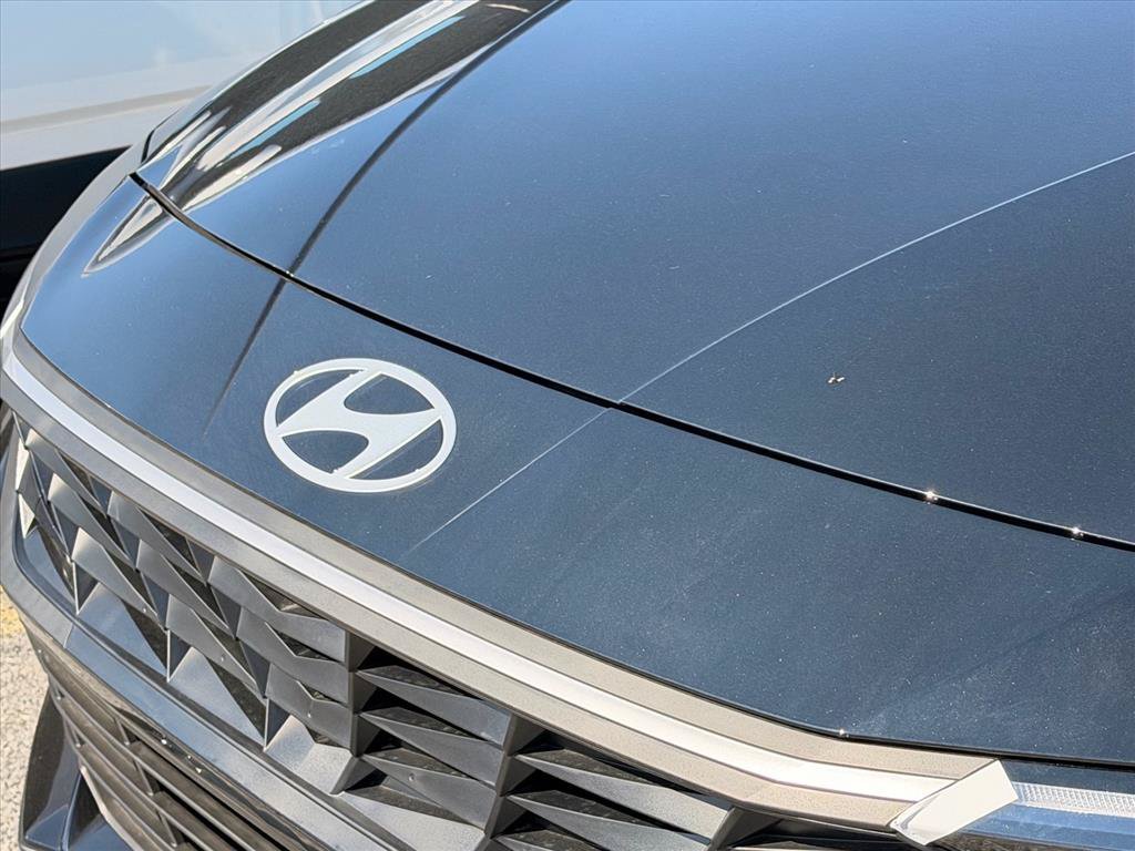 Used 2026 Black Hyundai SEL Sport image 18