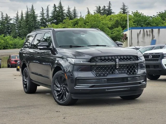 2026 Lincoln Navigator Reserve 4WD's photo
