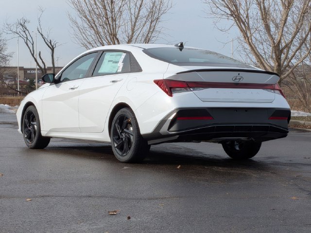 Used 2026 White Hyundai SEL Sport image 5