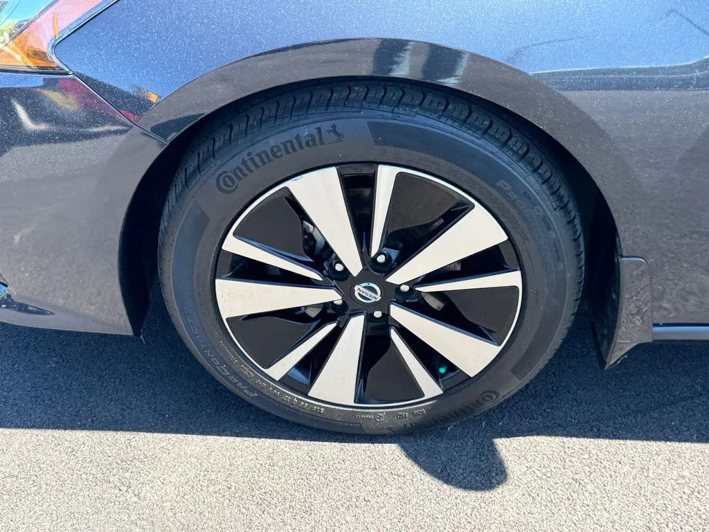 Used 2021 Blue Nissan 2.5 SL image 15