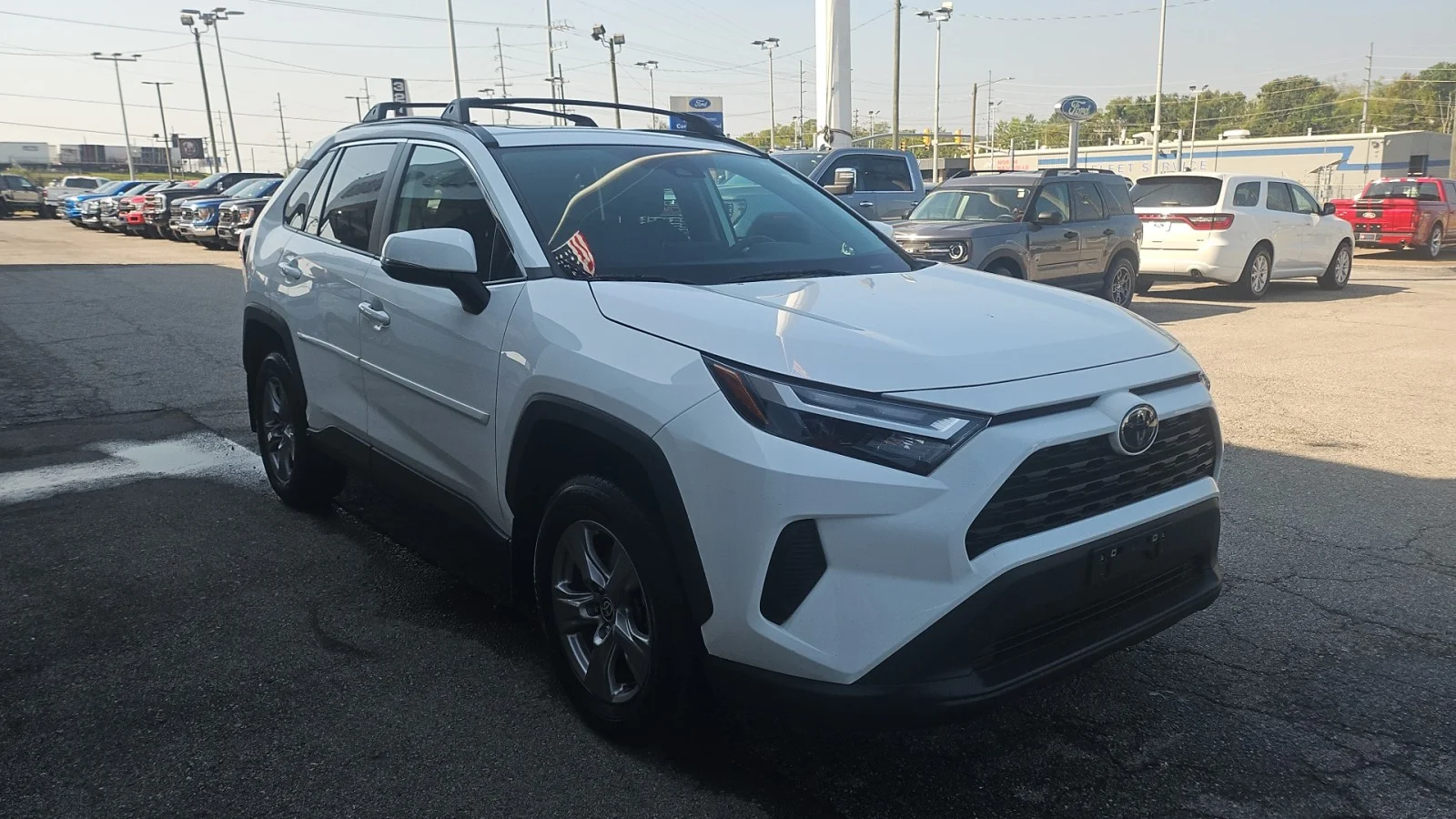 Used 2023 Ice Cap Toyota XLE 4WD image 6