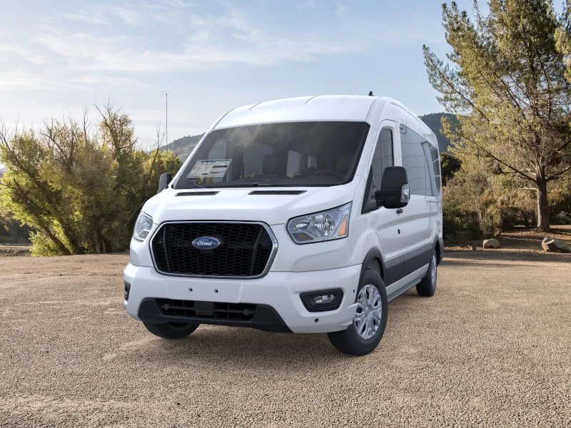 New 2025 Oxford White Ford Passenger Van XLT image 24