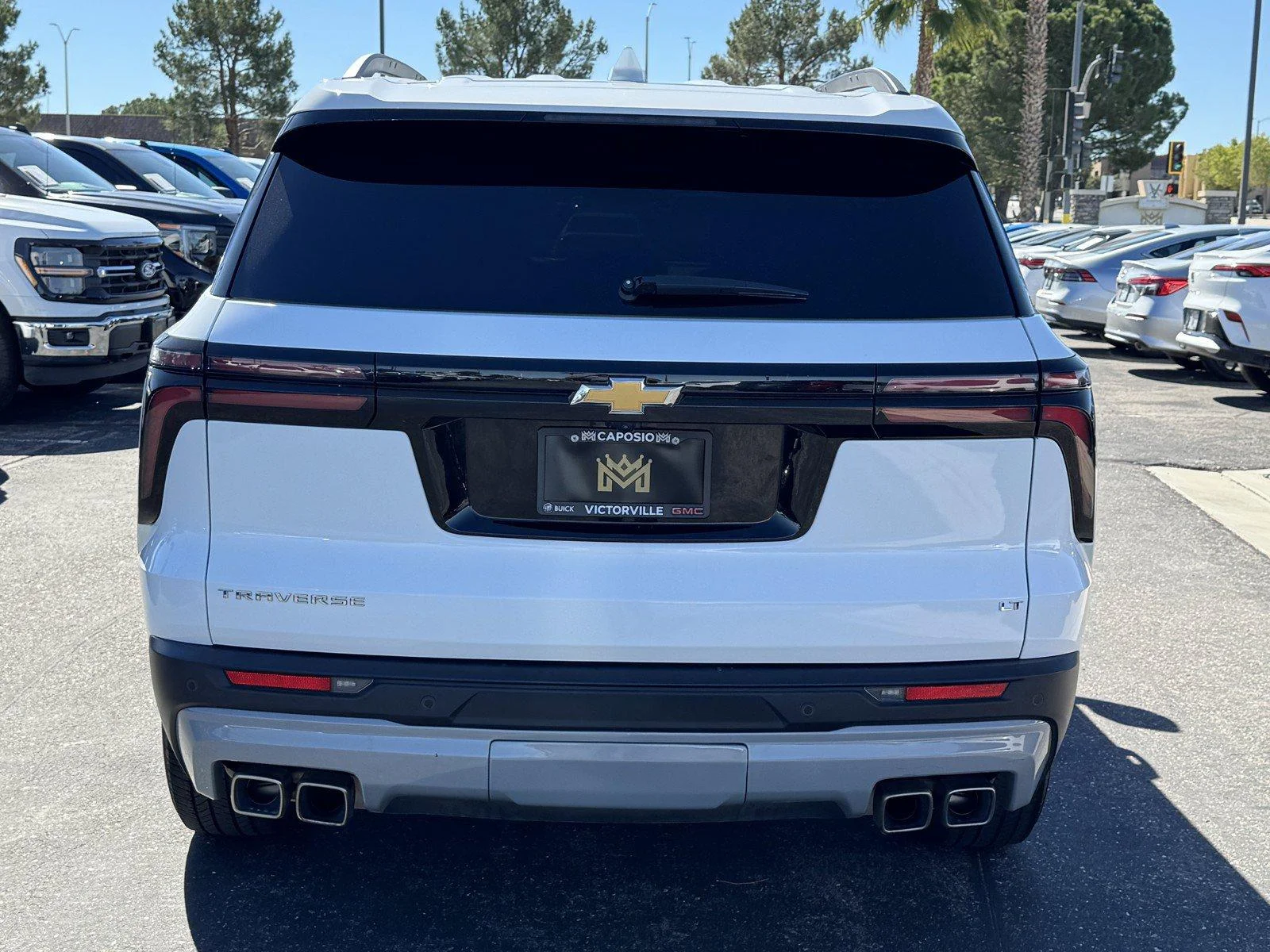 Used 2024 Summit White Chevrolet LT image 5