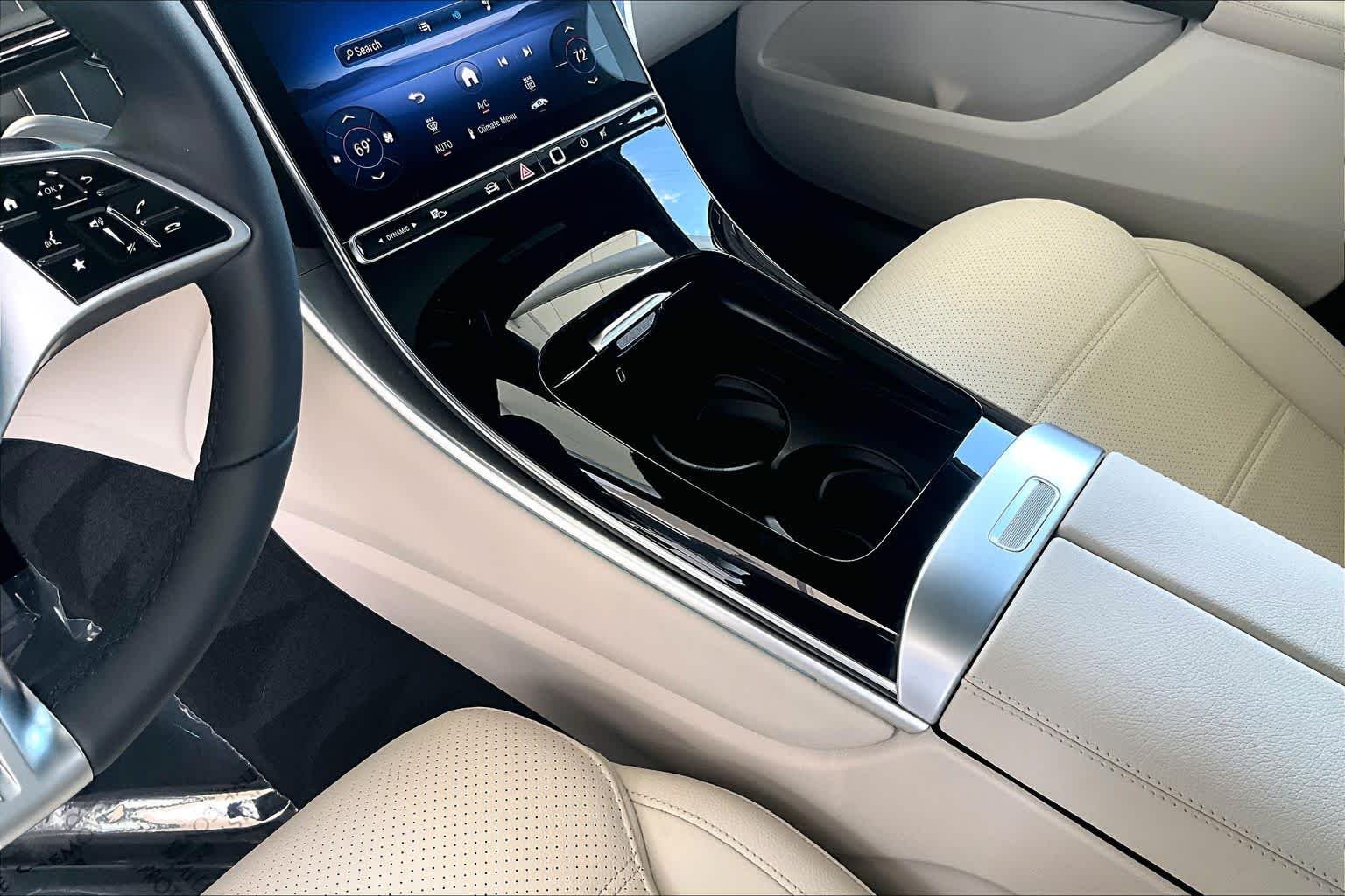 Used 2026 Verde Silver Metallic Mercedes-Benz GLC 300 image 15