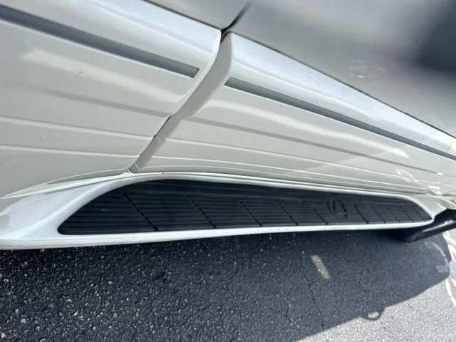 Used 2007 White Lexus 470 image 4