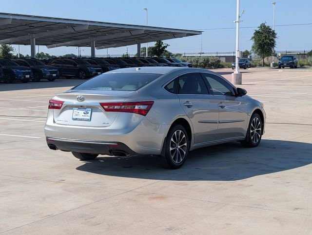 Used 2017  Toyota XLE image 5