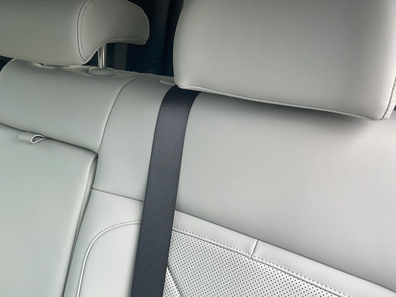 New 2026 Hampton Gray Hyundai SEL AWD image 41