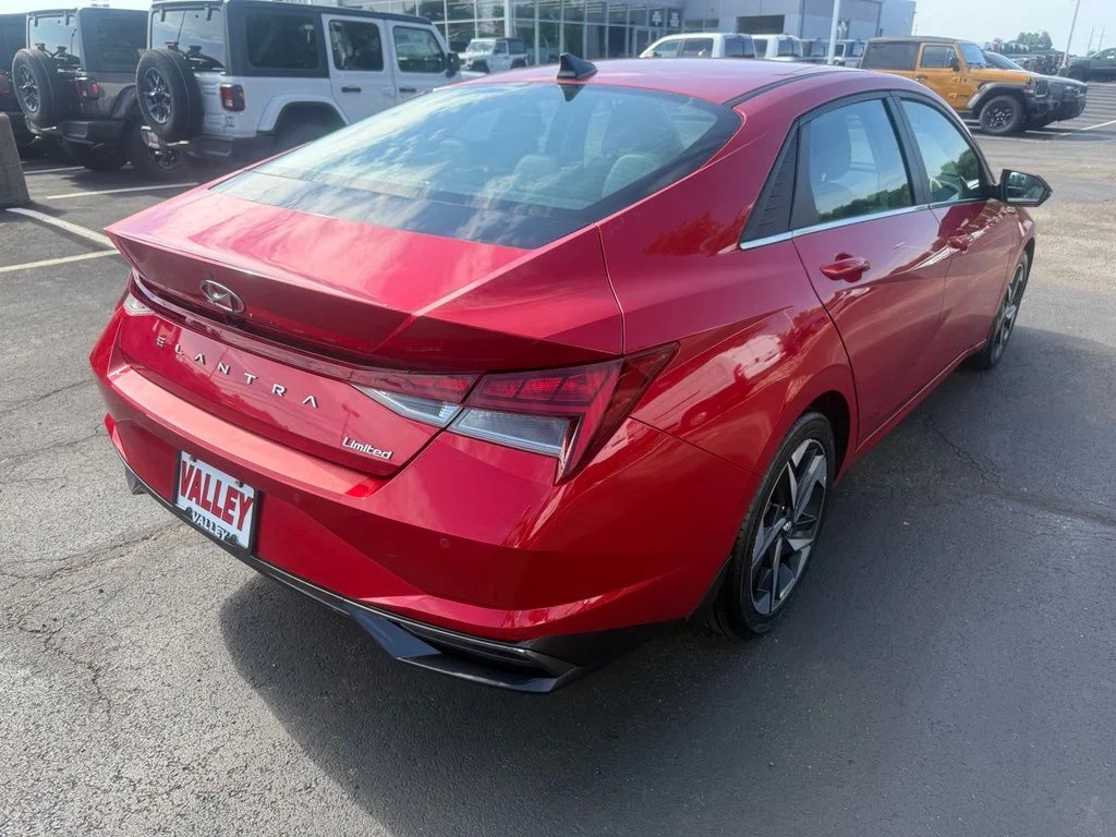 Used 2023 Red Hyundai Limited image 3