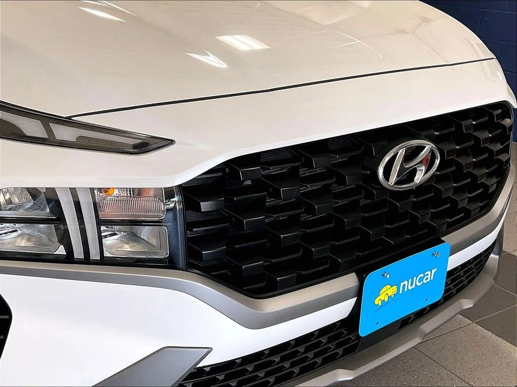 Used 2023 White Hyundai SEL image 31