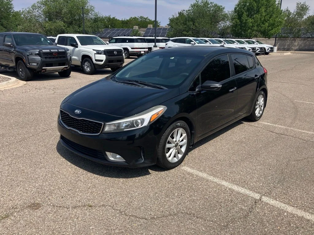 Used 2017 Black Kia LX image 3