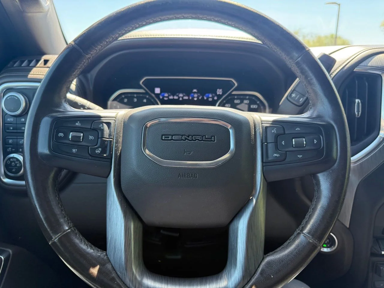 Used 2019 White Frost Tricoat GMC Denali image 18