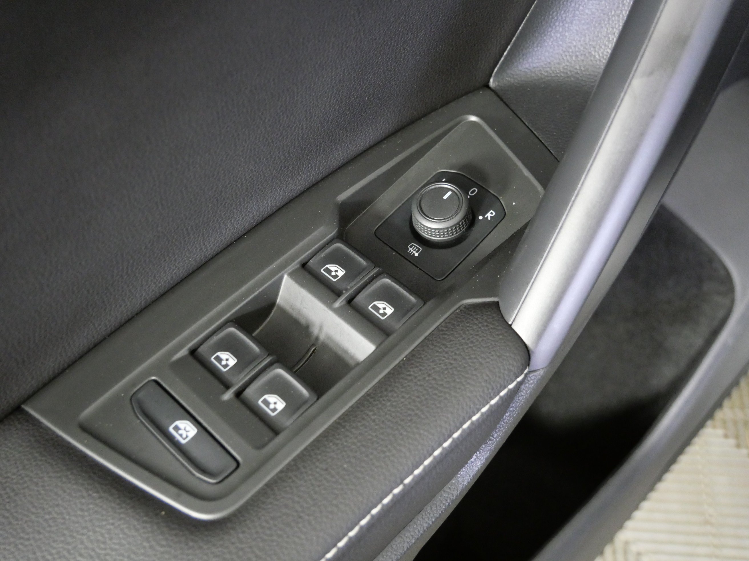 Used 2024 Silver Volkswagen S image 22