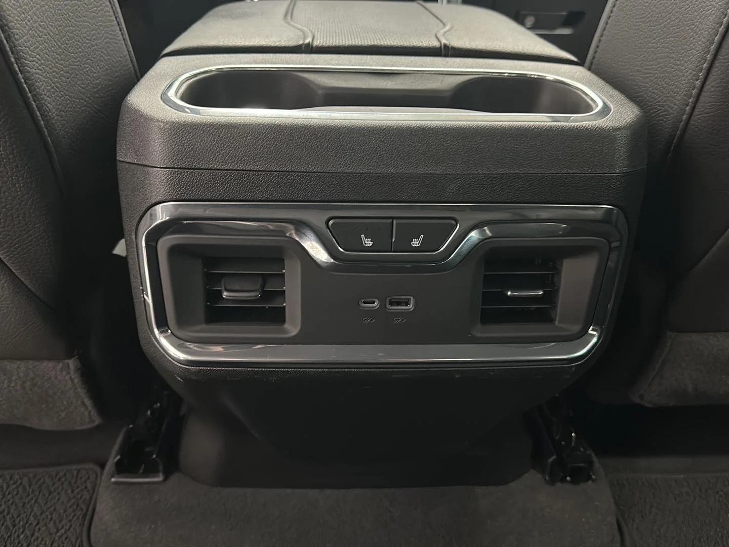 Used 2024 Sterling Metallic GMC Denali image 22