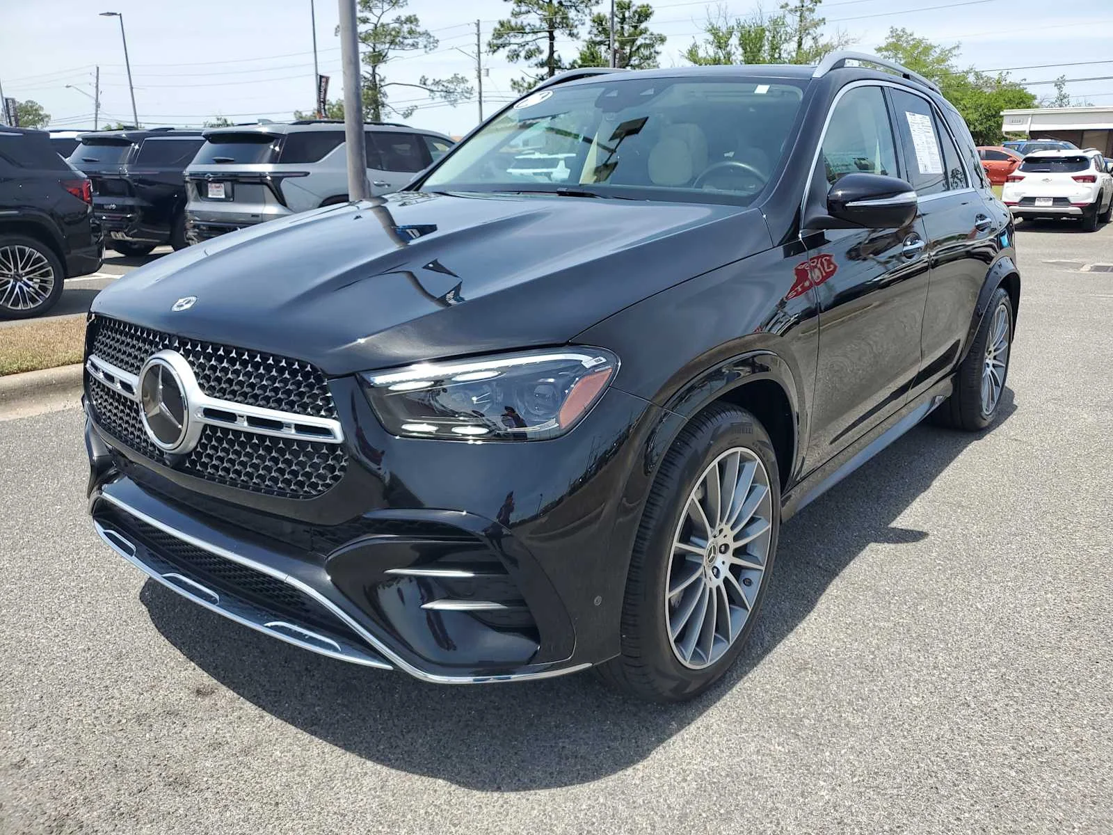 Used 2026  Mercedes-Benz GLE 450 image 1