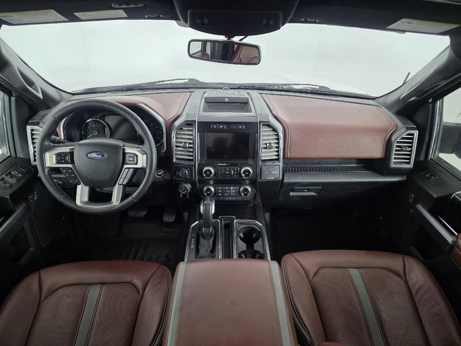 Used 2019 White Platinum Metallic Tri-Coat Ford Platinum image 21