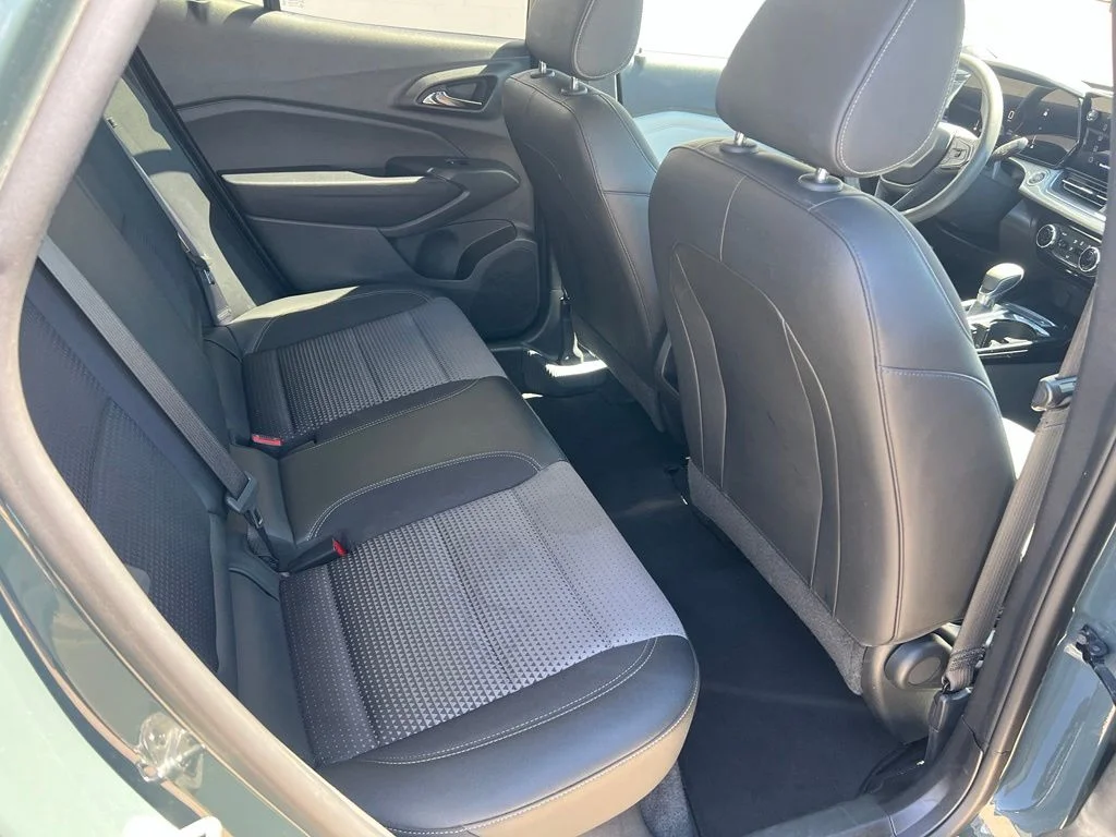 Used 2025 Gray Chevrolet LT image 27