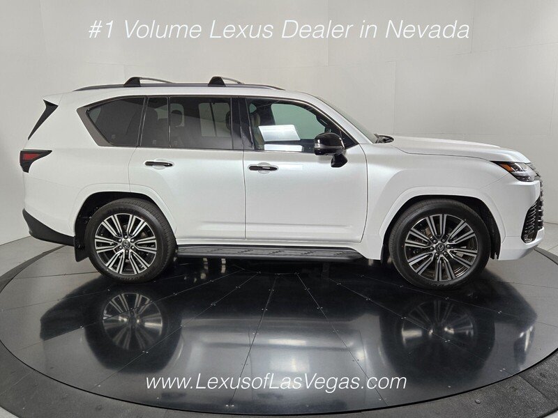 New 2026 Eminent White Pearl Lexus LUXURY image 3