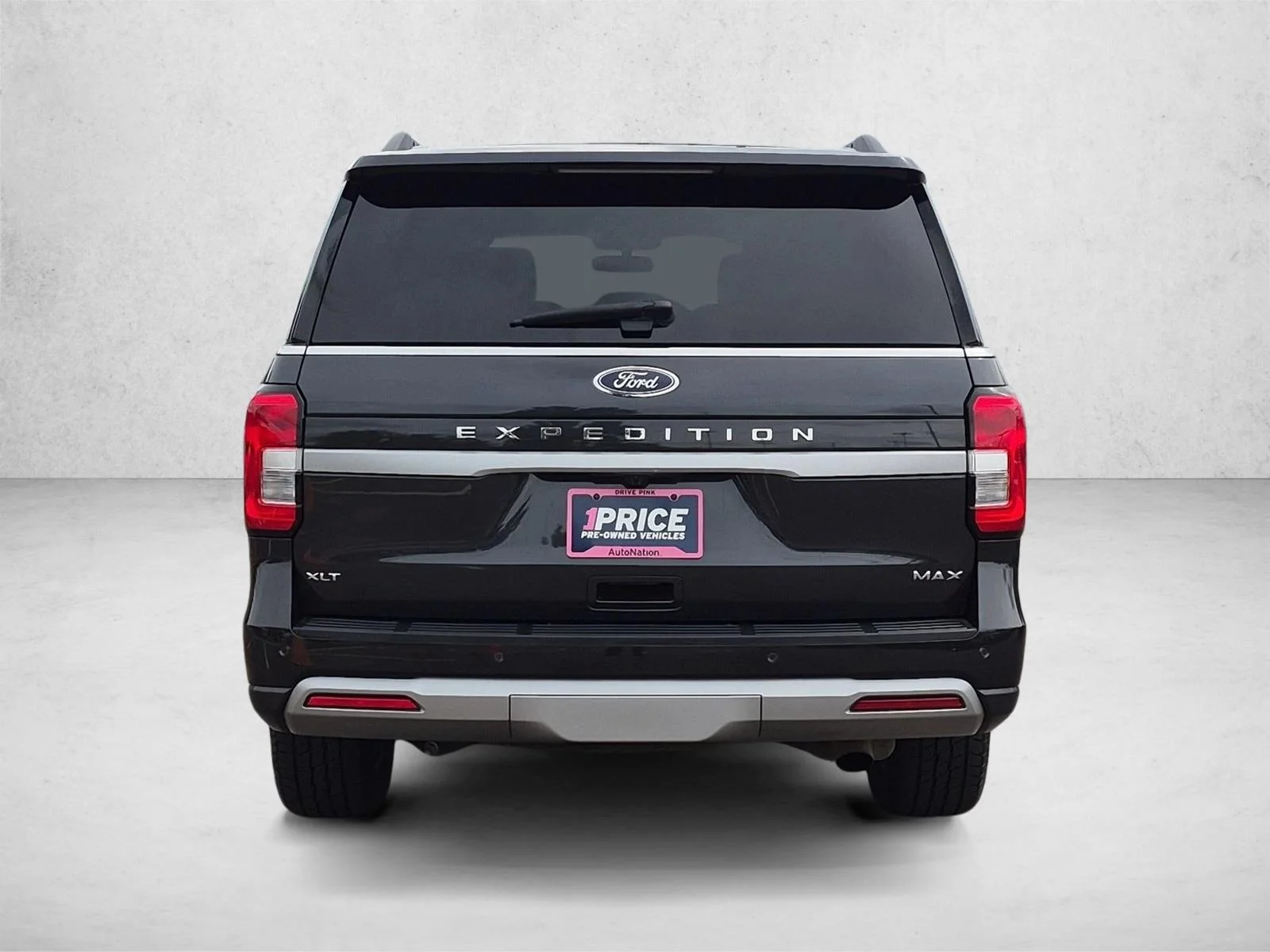 Used 2024 Dark Matter Gray Metallic Ford XLT image 7