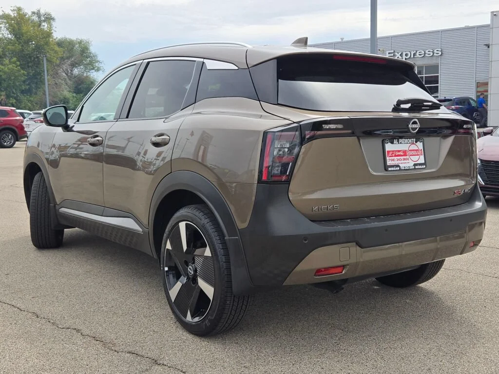 Used 2025 Brown Nissan SR image 12