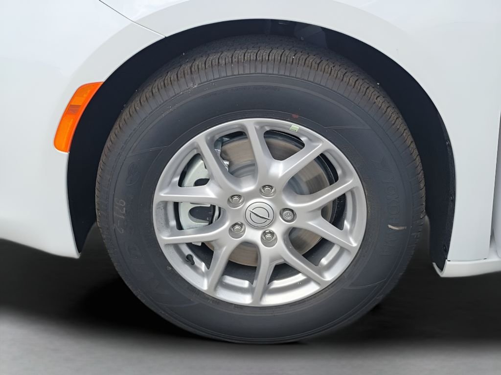 New 2026 Bright White Clear-Coat Exterior Paint Chrysler LX image 17