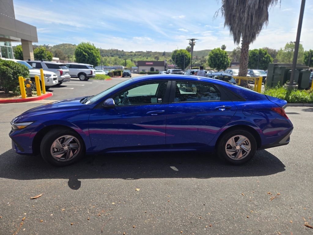Used 2025 Blue Hyundai SE image 8