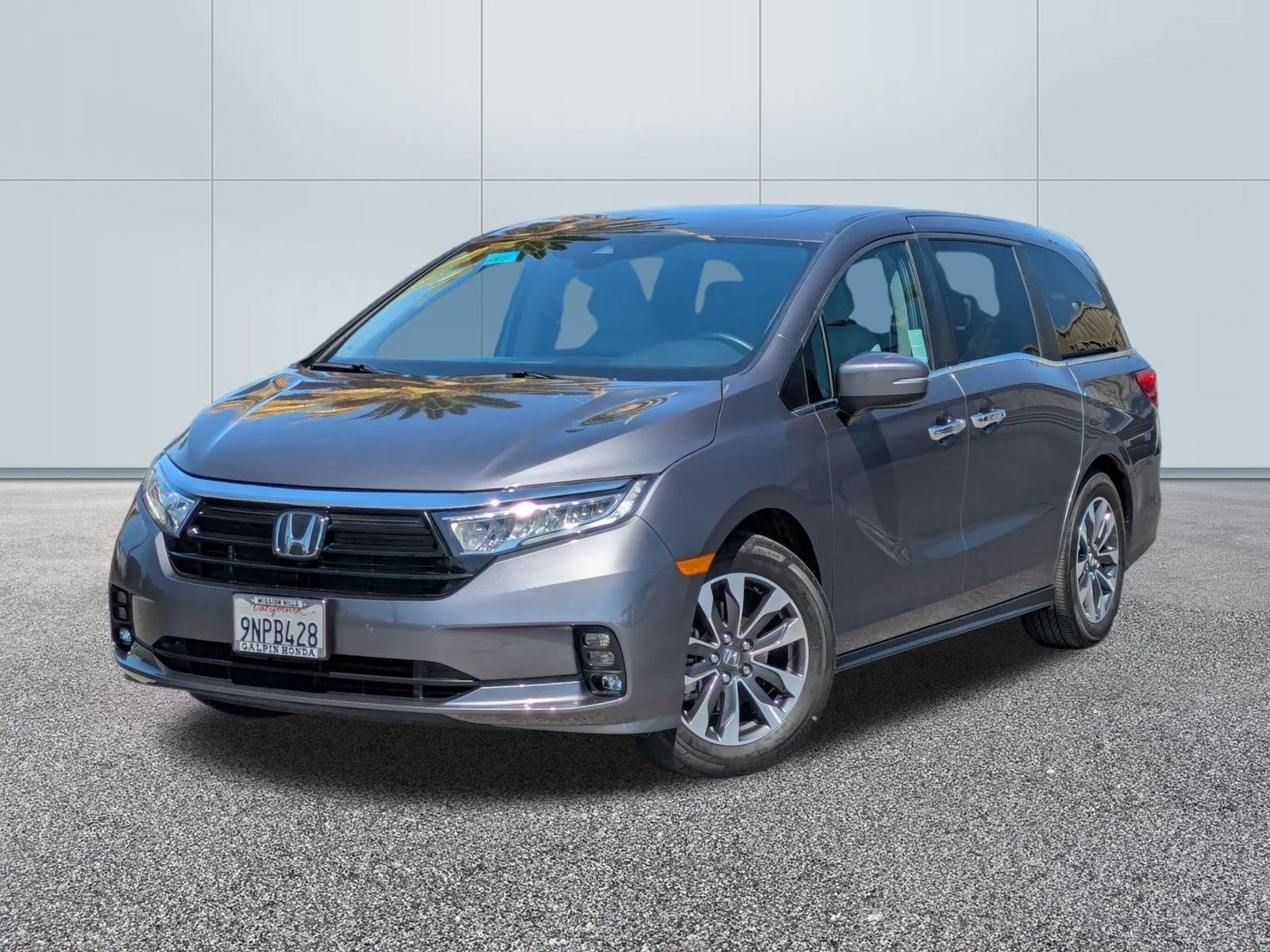 Used 2024 Gray Honda EX-L image 1