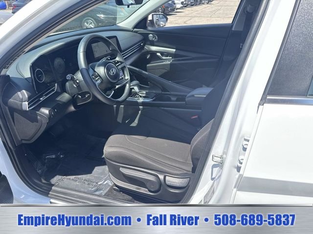 Used 2024 White Hyundai SEL image 16