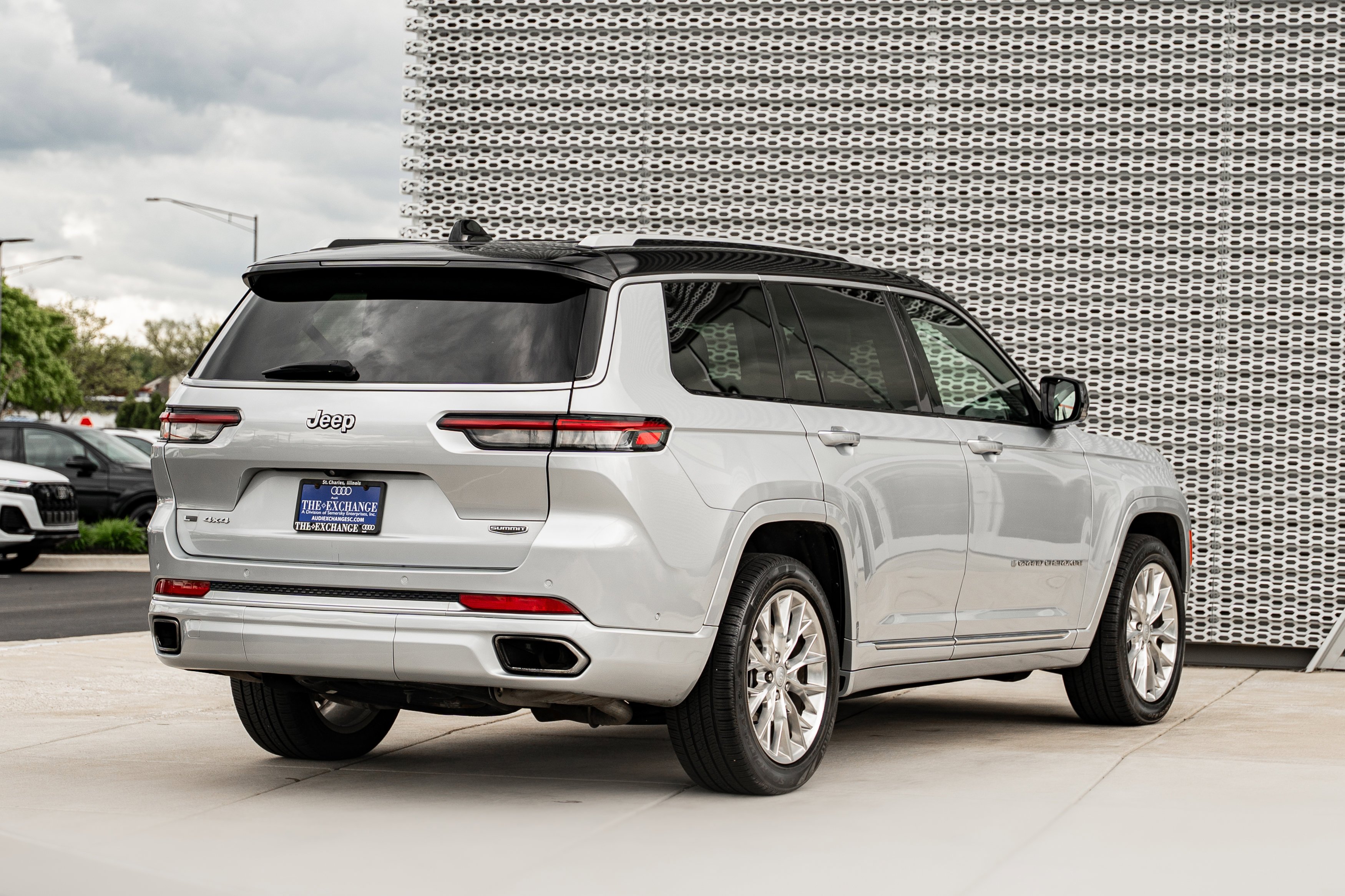 Used 2021 Silver Zynith Jeep Summit image 4