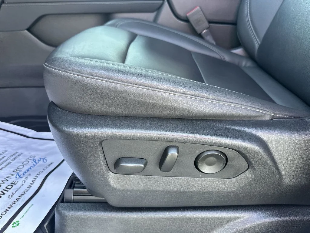 Used 2024 White Chevrolet Z71 image 18