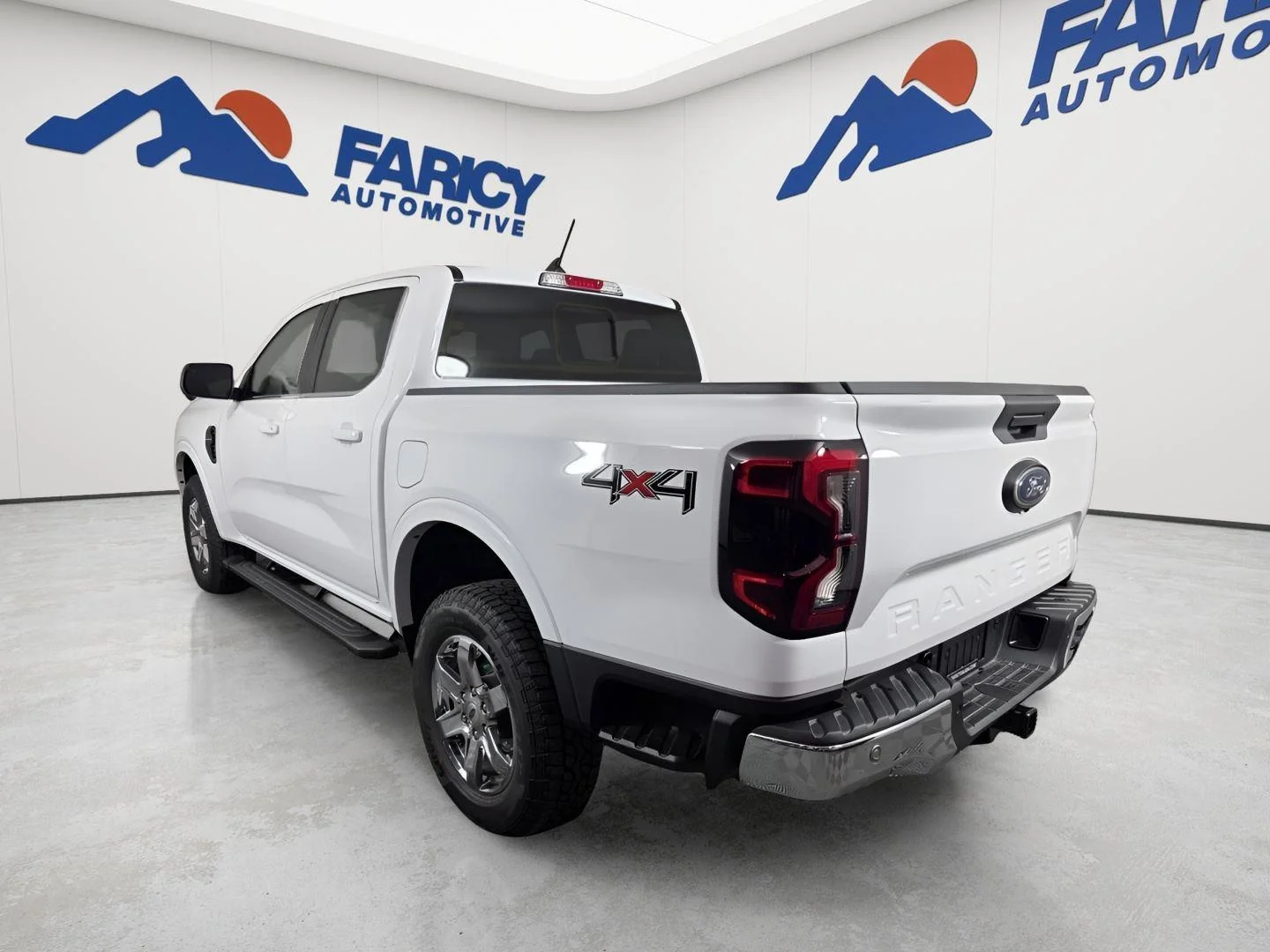 Used 2025 Oxford White Ford LARIAT image 3