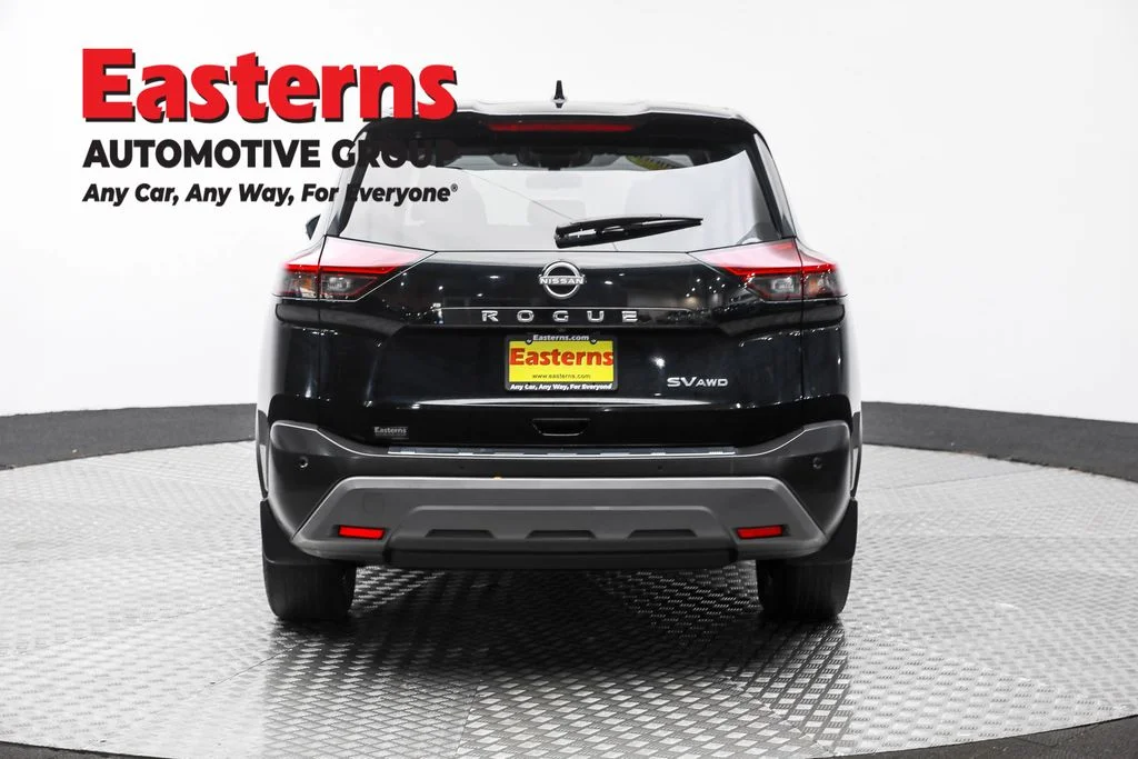 Used 2022 Black Nissan SV image 5