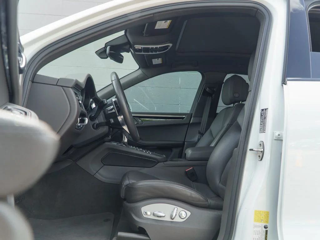 Used 2019  Porsche S image 17