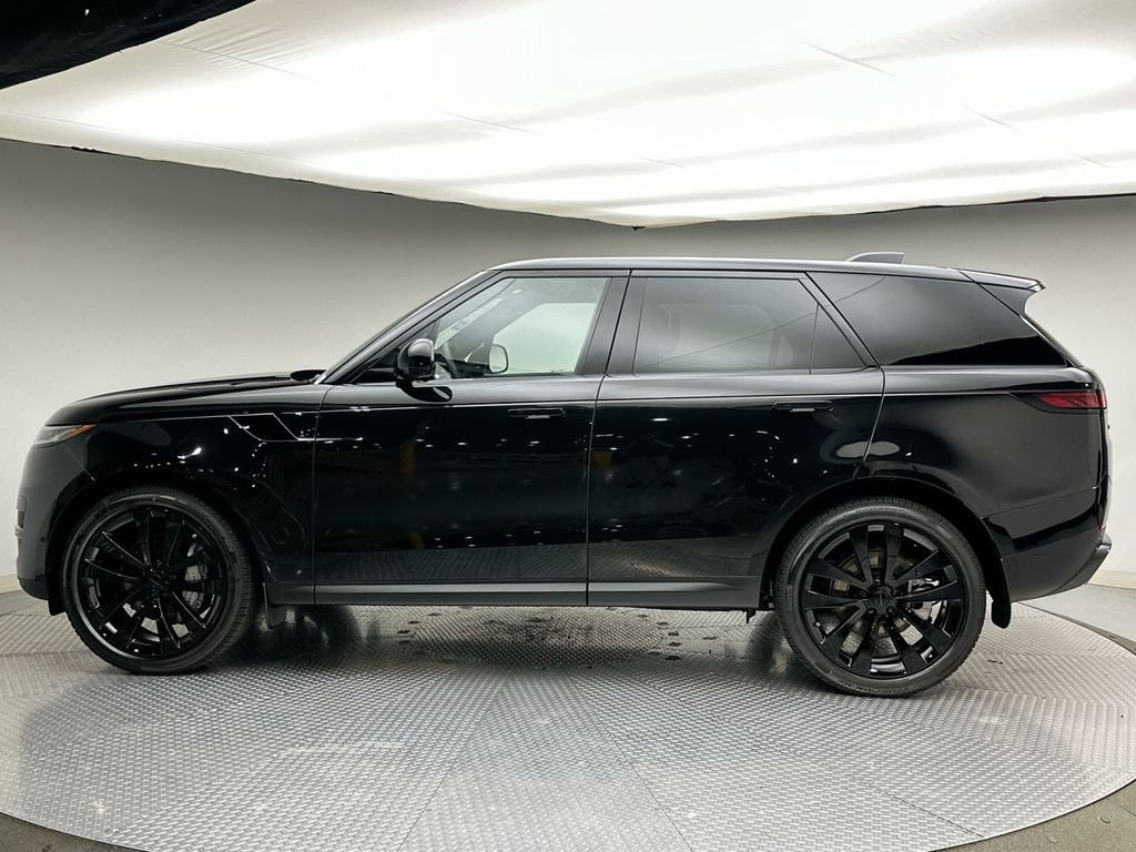 New 2026 Santorini Black Land Rover SE image 2