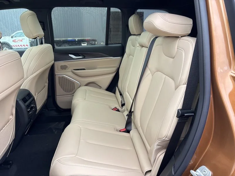 New 2026 Copper Shino Metallic Clear-Coat Exterior Paint Jeep Limited image 11
