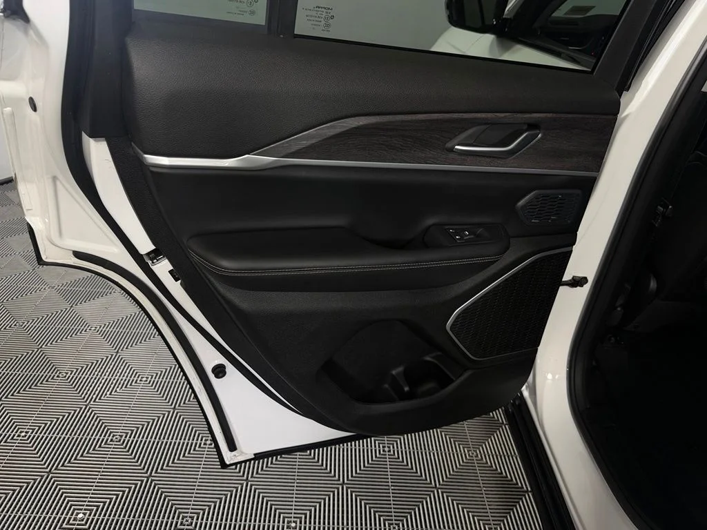 Certified Used 2023 White Jeep 4xe image 28