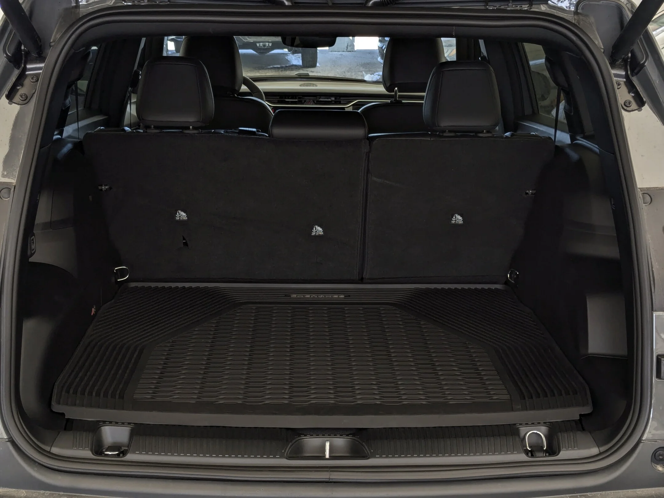 New 2026 Grey Jeep Limited - - Hybrid - Dual-Pane Pano Sunroof - Capri Leatherette - Power Liftgate & More! image 28