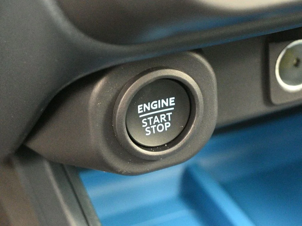 New 2026 Oxford White Ford XLT image 13