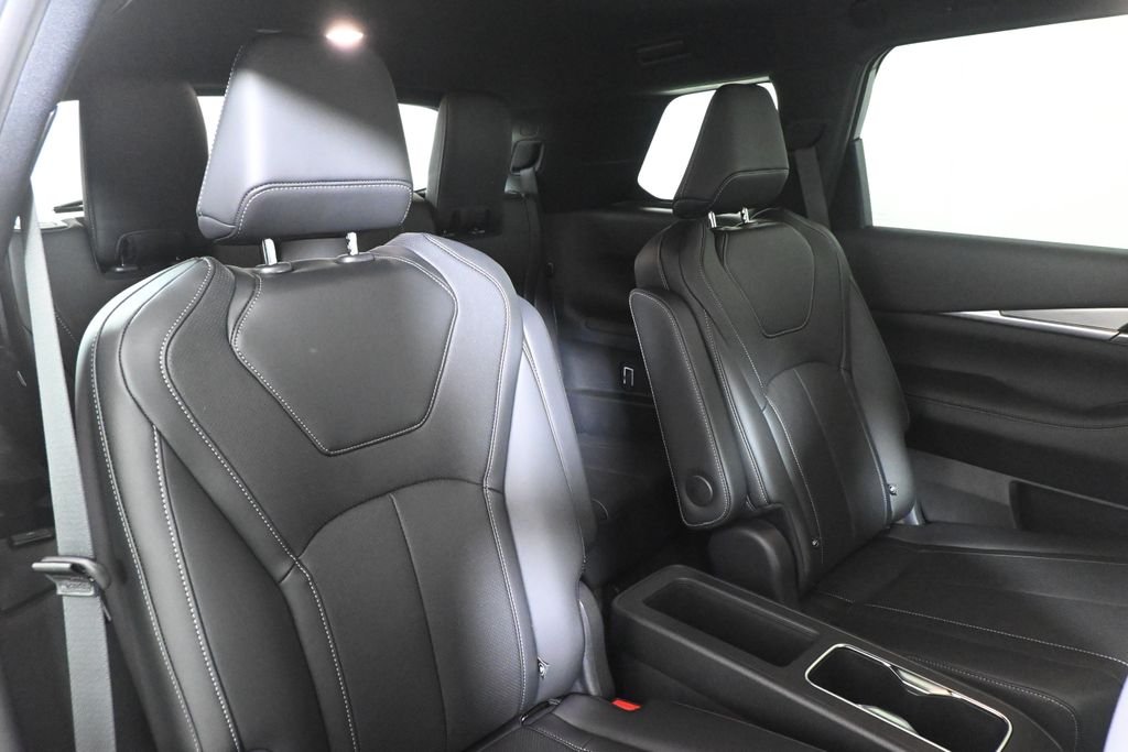 New 2027 2T GRPT SHDW INFINITI Sport AWD image 38