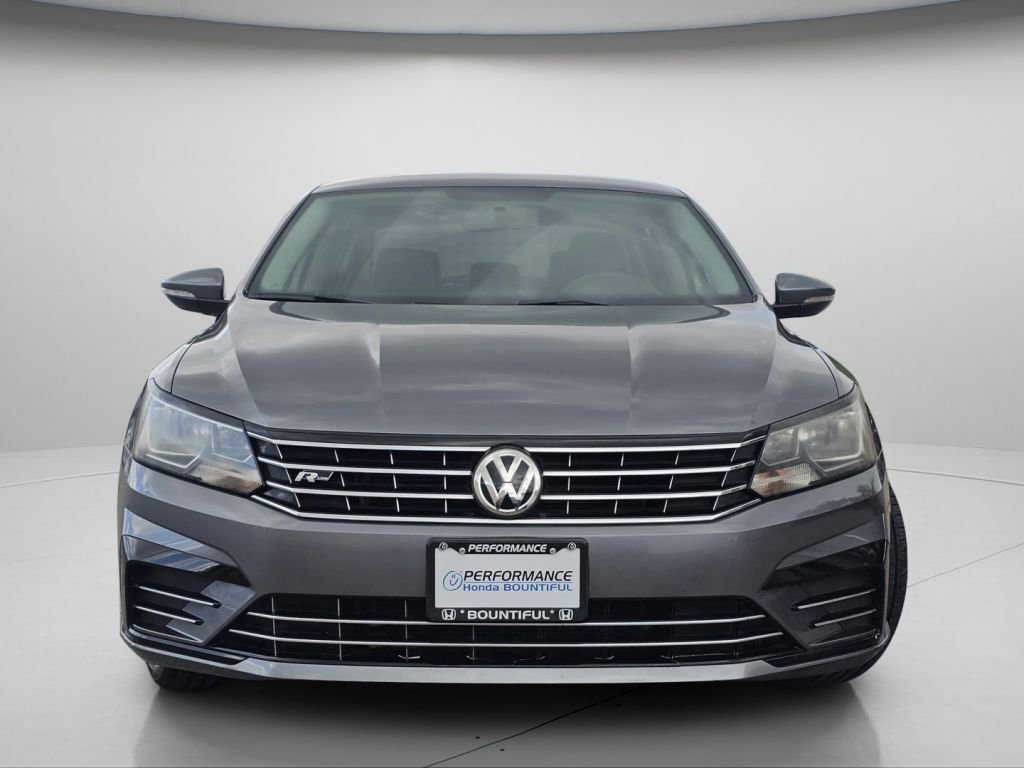 Used 2017 Platinum Gray Metallic Volkswagen R-Line w/Comfort Pkg image 3